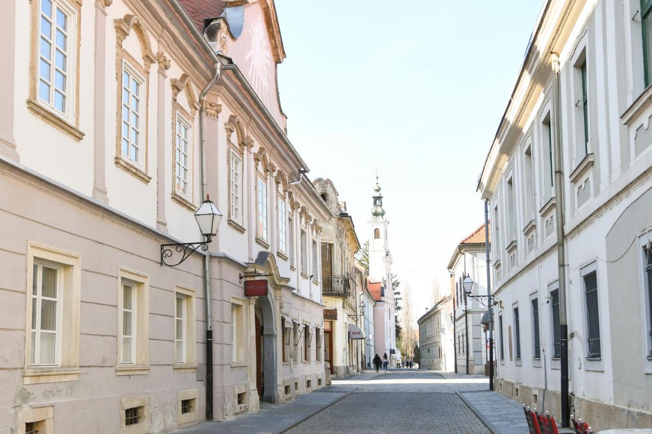 Beautiful 2Bed Apartment In The Centre Of Varazdin Exterior photo