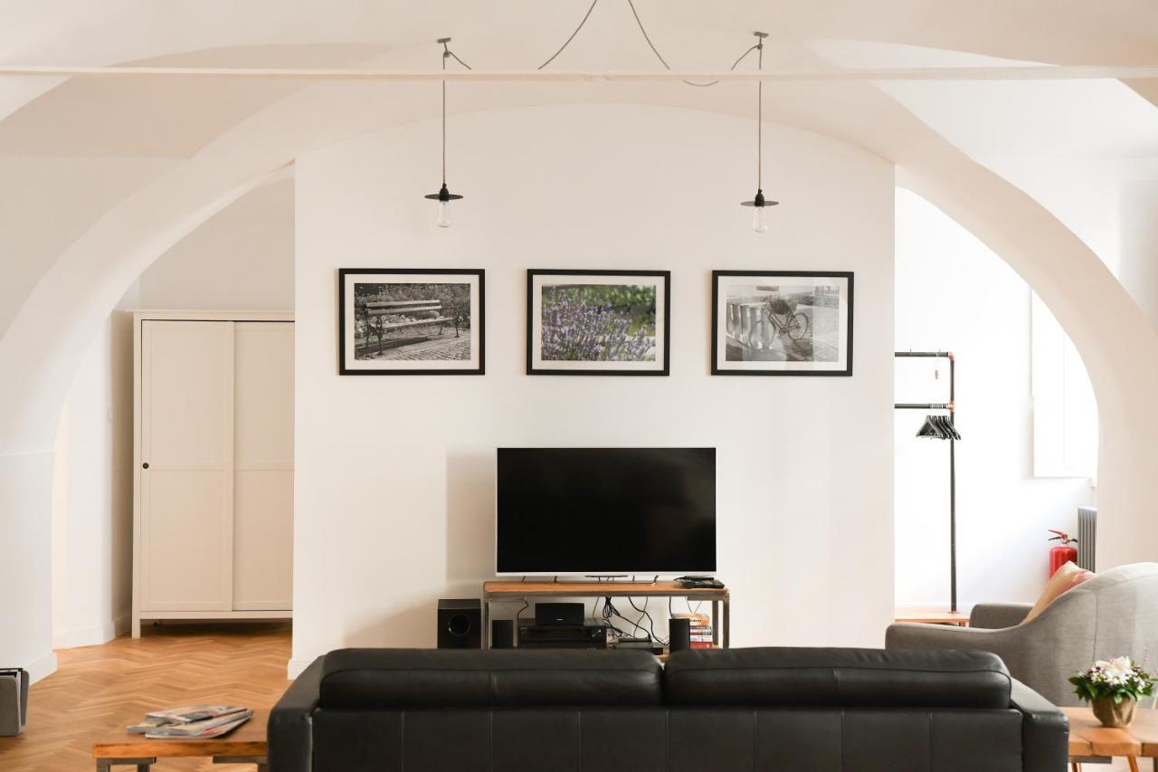Beautiful 2Bed Apartment In The Centre Of Varazdin Exterior photo