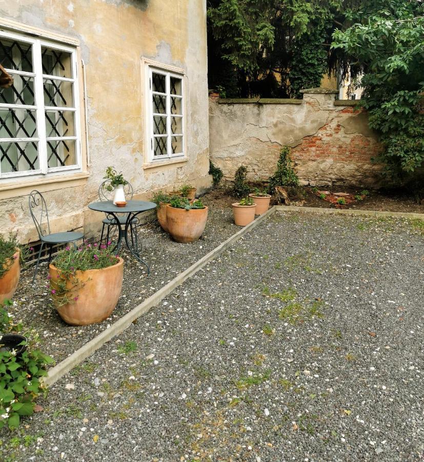 Beautiful 2Bed Apartment In The Centre Of Varazdin Exterior photo
